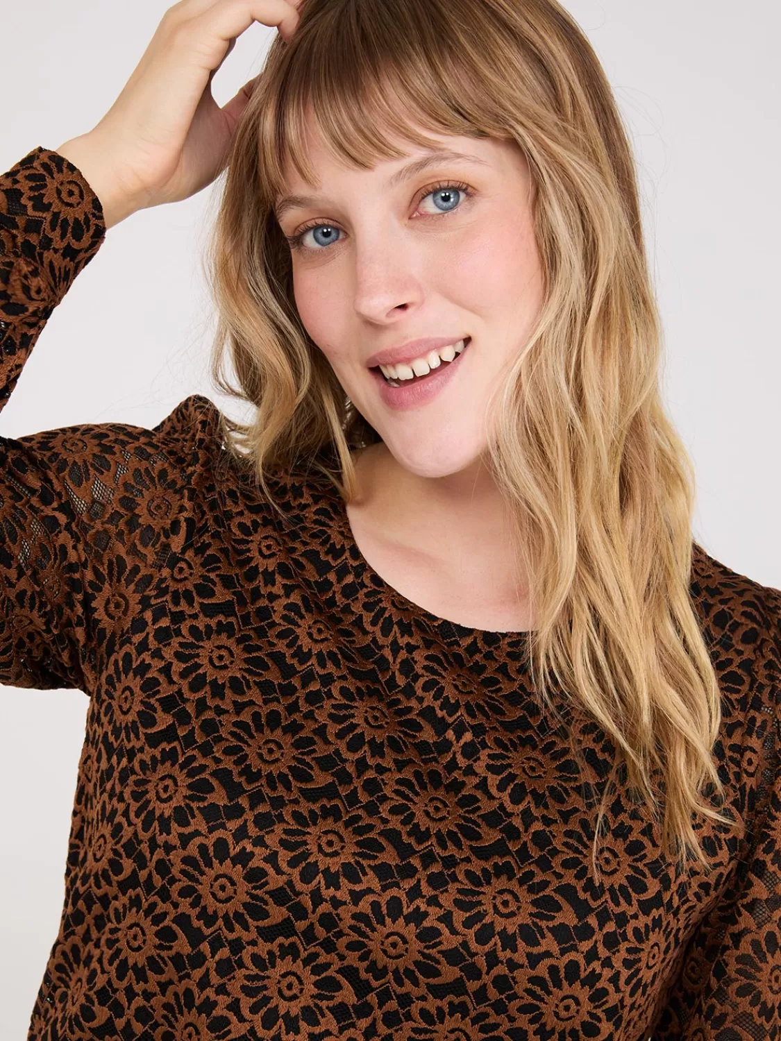 Suzy Shier Tops | Long Sleeve*2-Tone Lace Balloon Sleeve Top