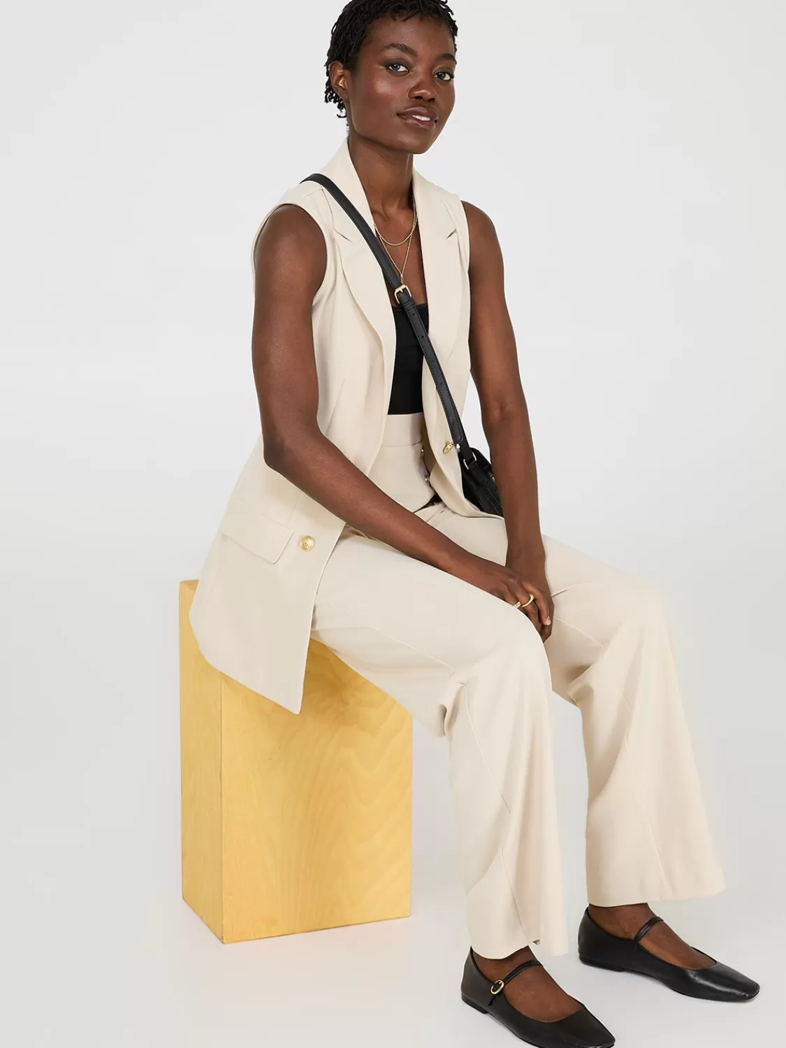 Suzy Shier Suiting | Blazers & Vests*4-Button Sleeveless Open Blazer
