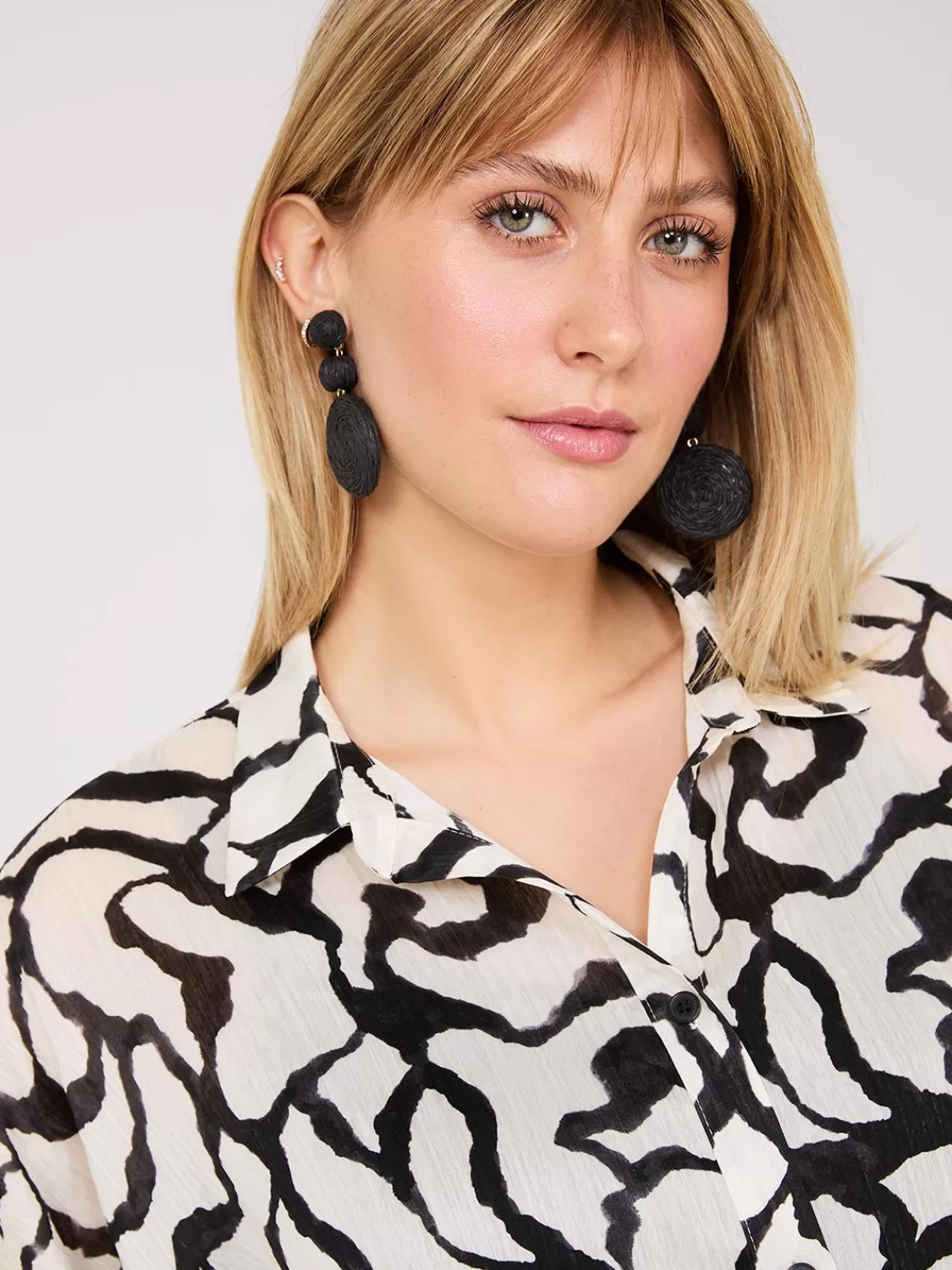 Suzy Shier Tops | Long Sleeve*Abstract Print Crinkle Button-Front Blouse