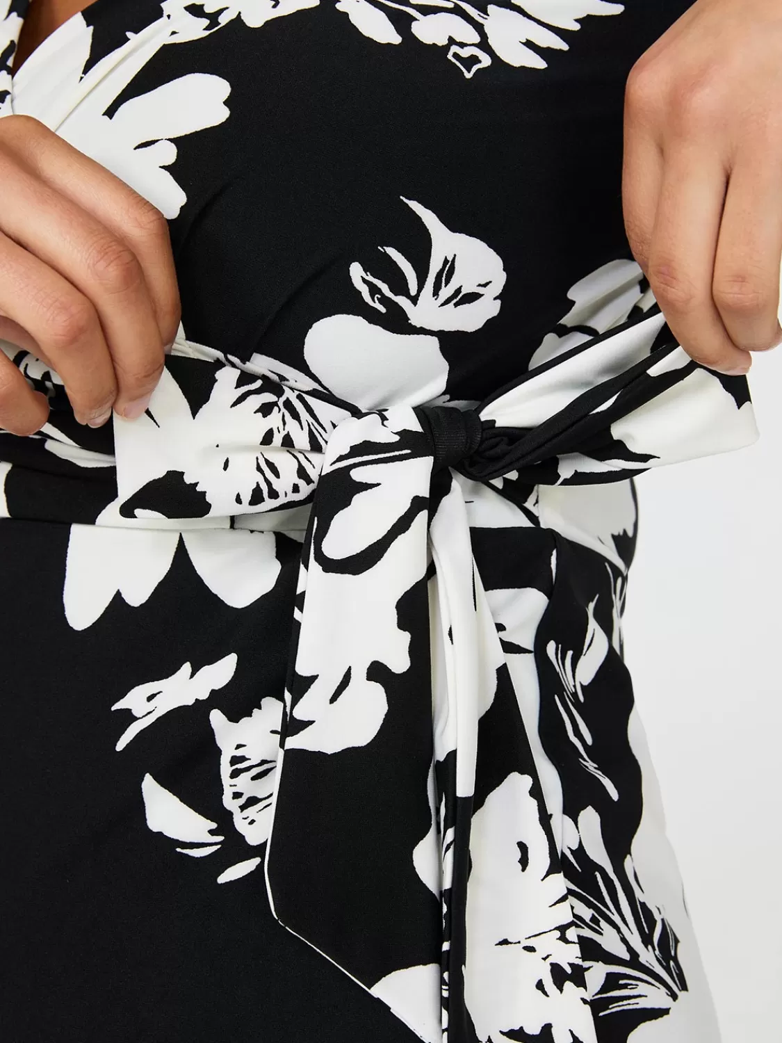 Suzy Shier Mini | Work Dresses*Collared Floral Print Wrap Dress