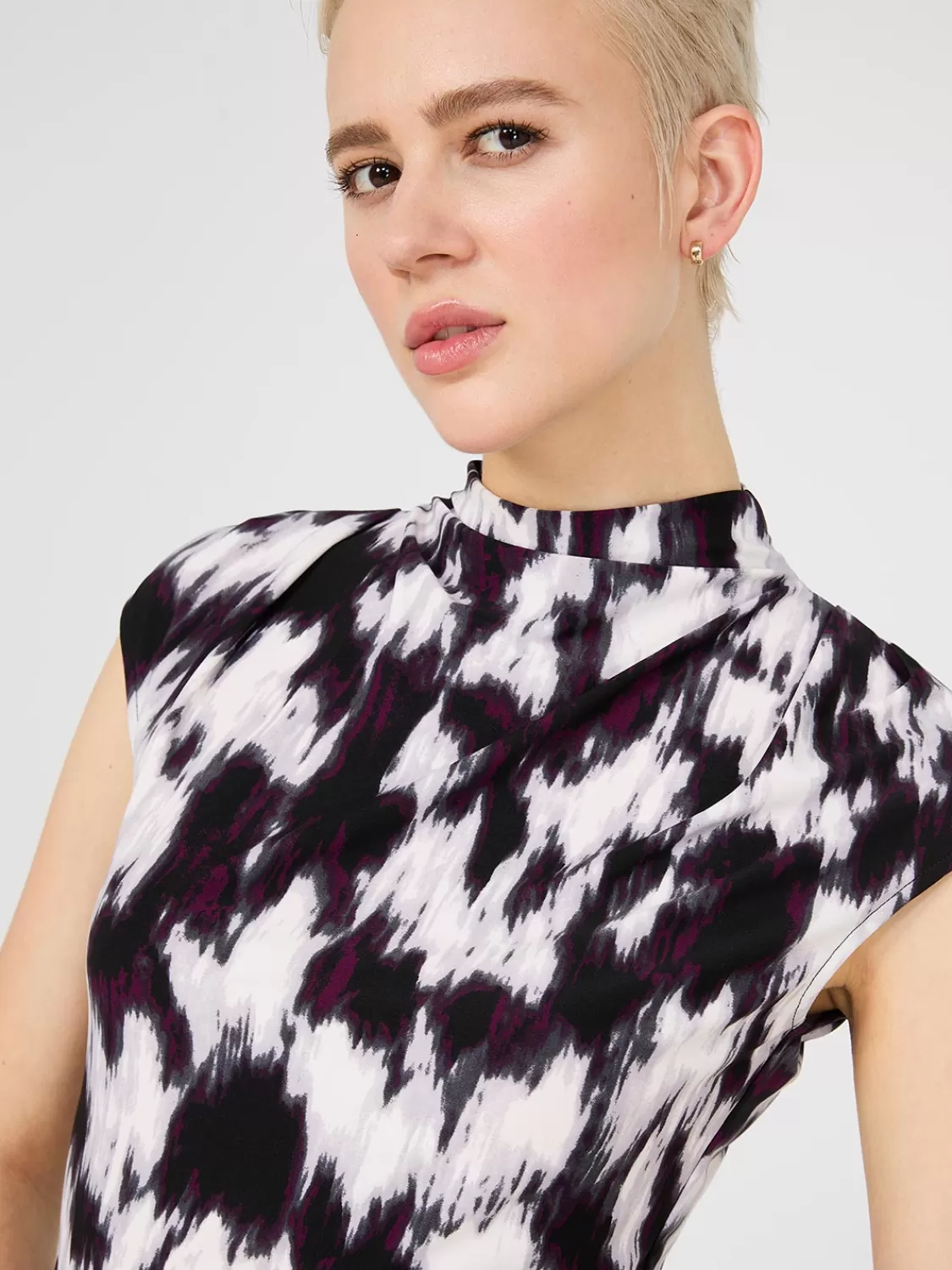 Suzy Shier Tops | Sleeveless*Colour Wash Funnel Neck Top