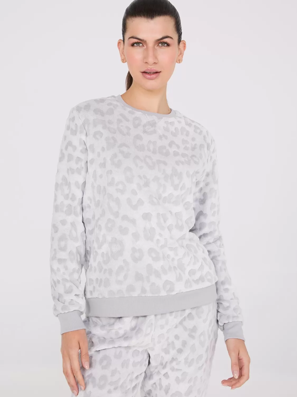 Suzy Shier Lounge & Pjs*Embossed Animal Print Plush Pajama Set