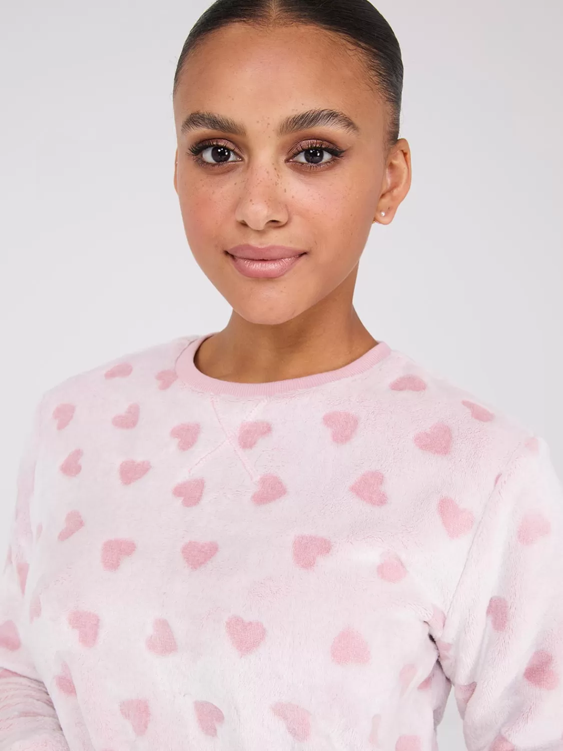 Suzy Shier Lounge & Pjs*Embossed Heart Pattern Plush Pajama Set