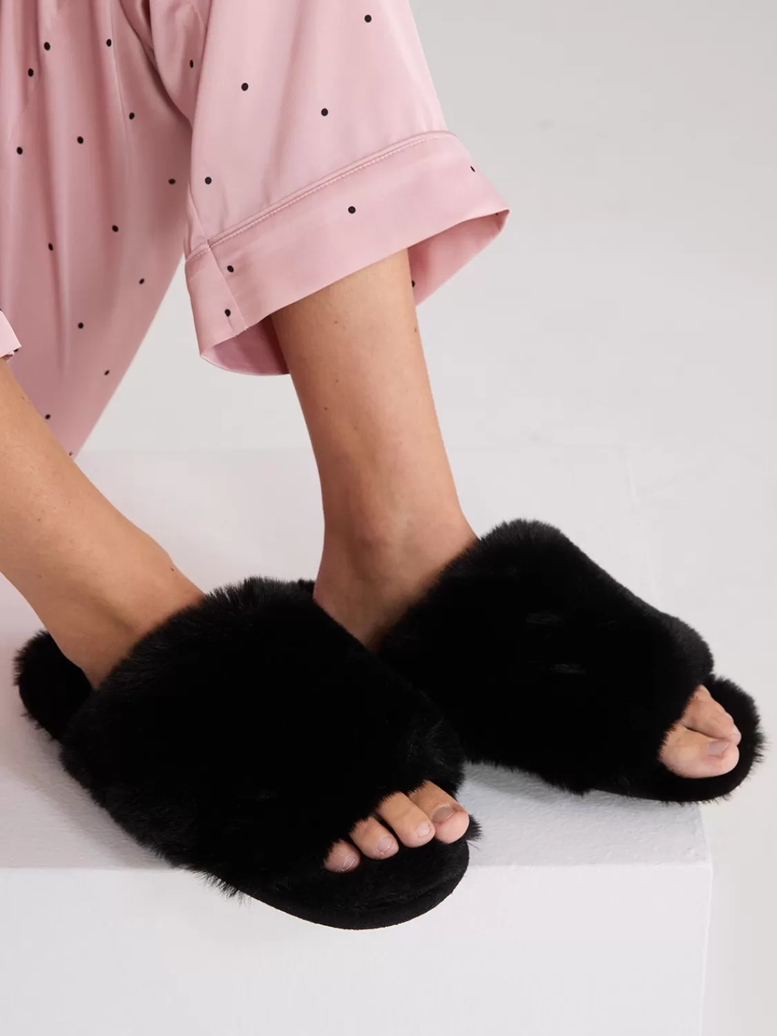 Suzy Shier Belts, Handbags & Shoes | Lounge & Pjs*Faux Fur Slipper Slides