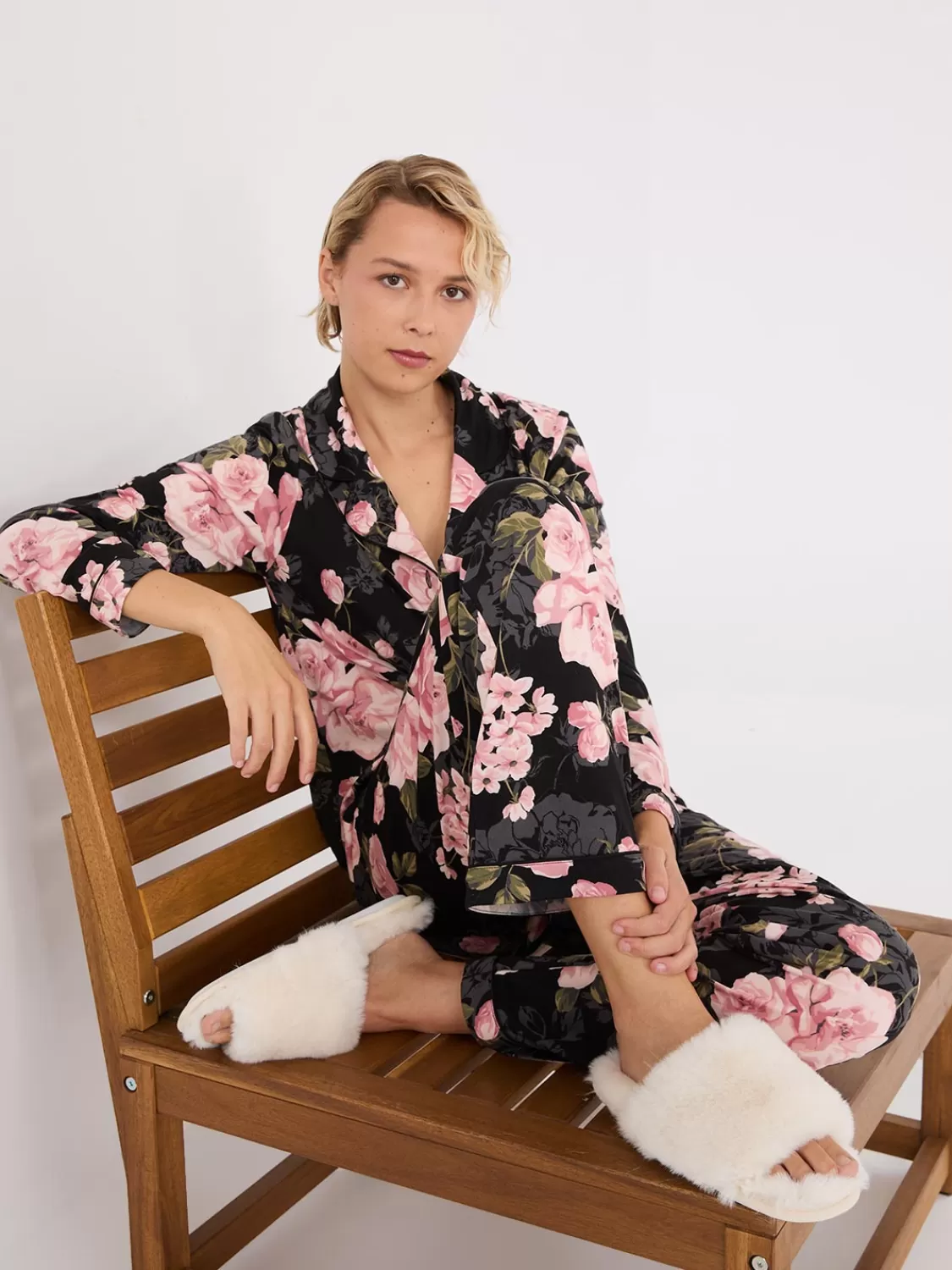 Suzy Shier Belts, Handbags & Shoes | Lounge & Pjs*Faux Fur Slipper Slides