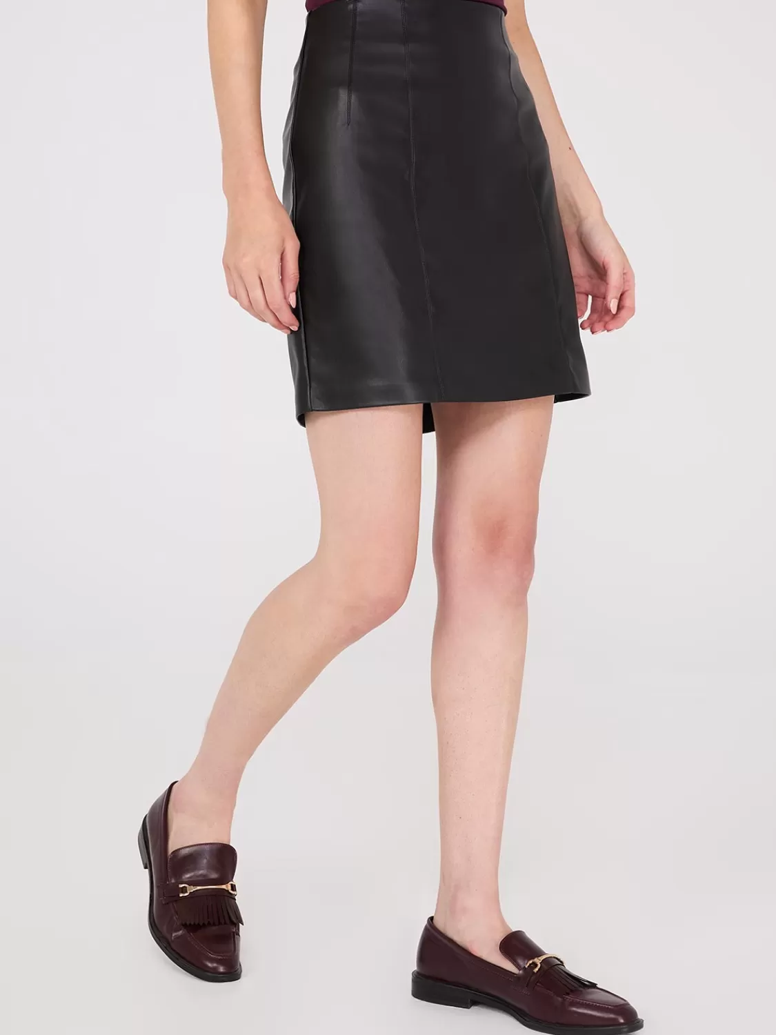 Suzy Shier Skirts*Faux Leather Mini Skirt
