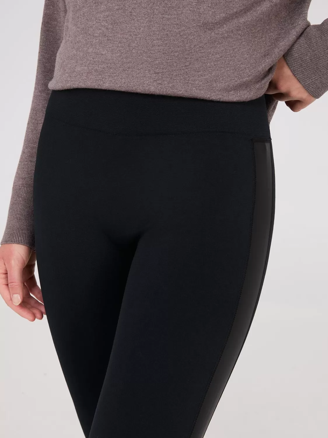 Suzy Shier Leggings & Sweatpants*Faux Leather Trim Seamless Leggings