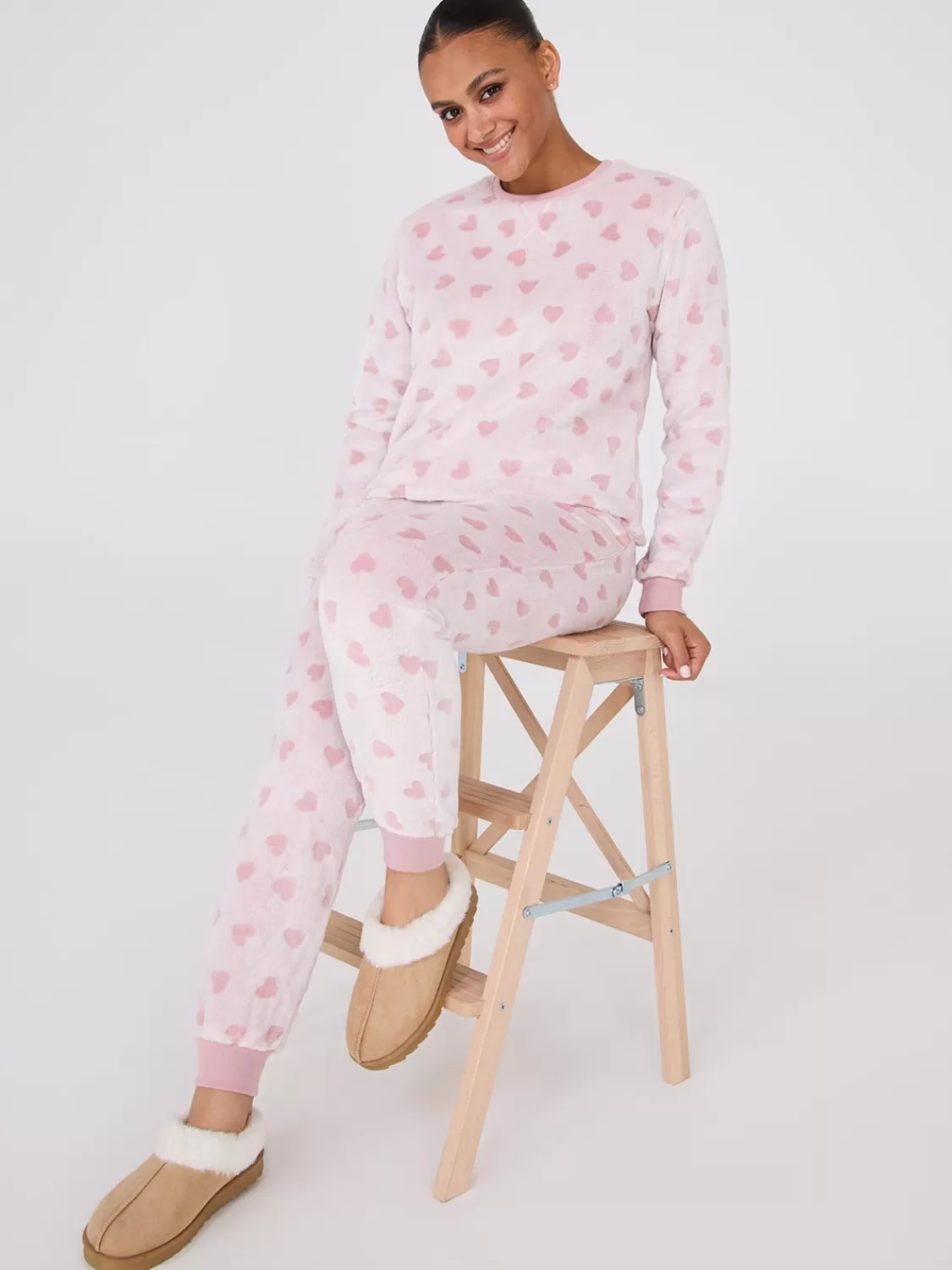 Suzy Shier Belts, Handbags & Shoes | Lounge & Pjs*Faux Shearling Slippers