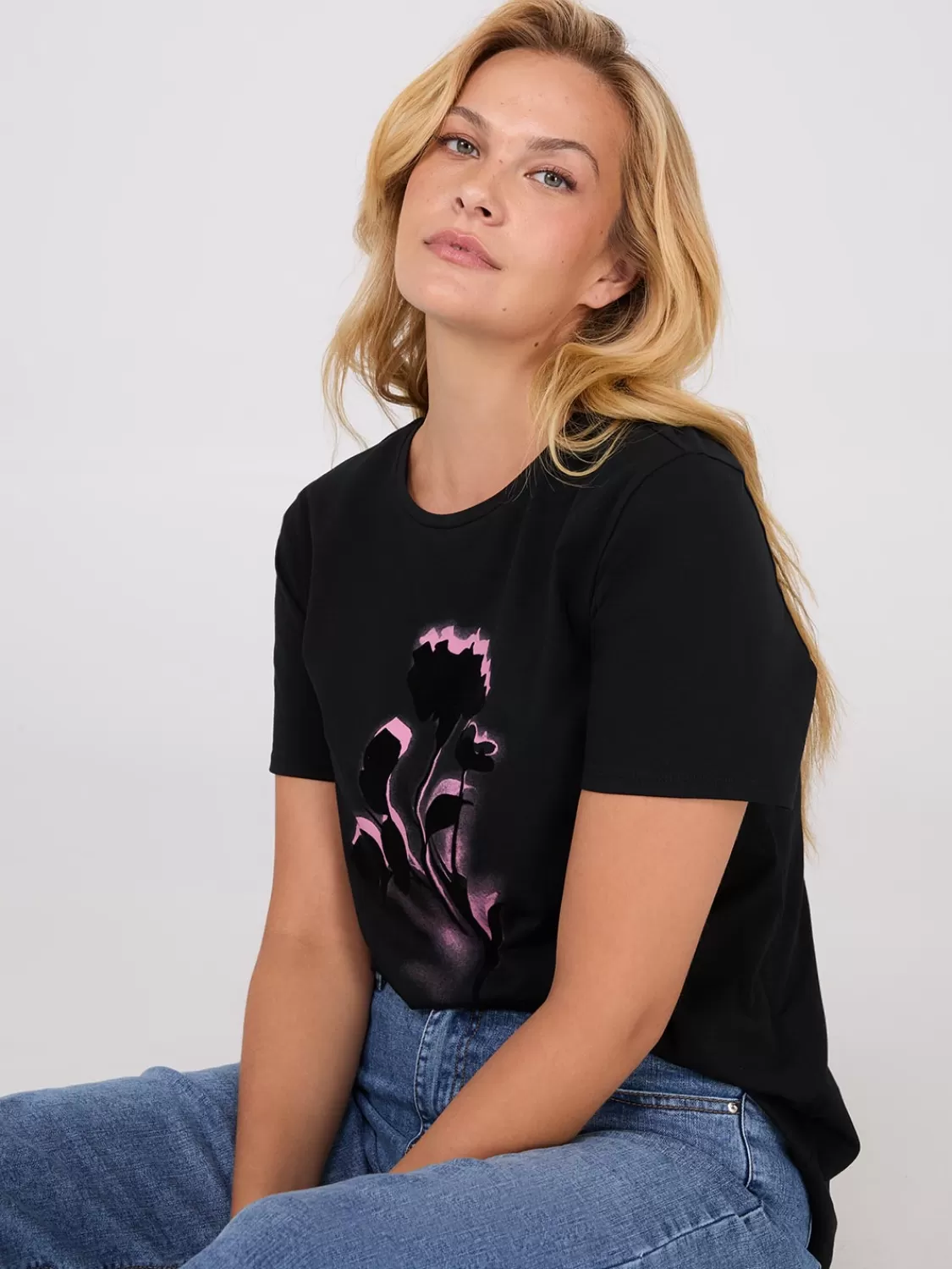 Suzy Shier Short Sleeve | Tank Tops & T-Shirts*Floral Flocking Short Sleeve T-Shirt