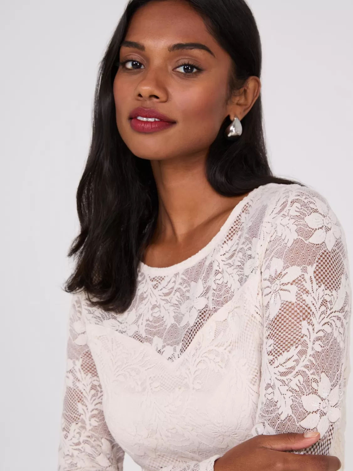 Suzy Shier Tops | Long Sleeve*Floral Lace Sweeheart Neckline Top