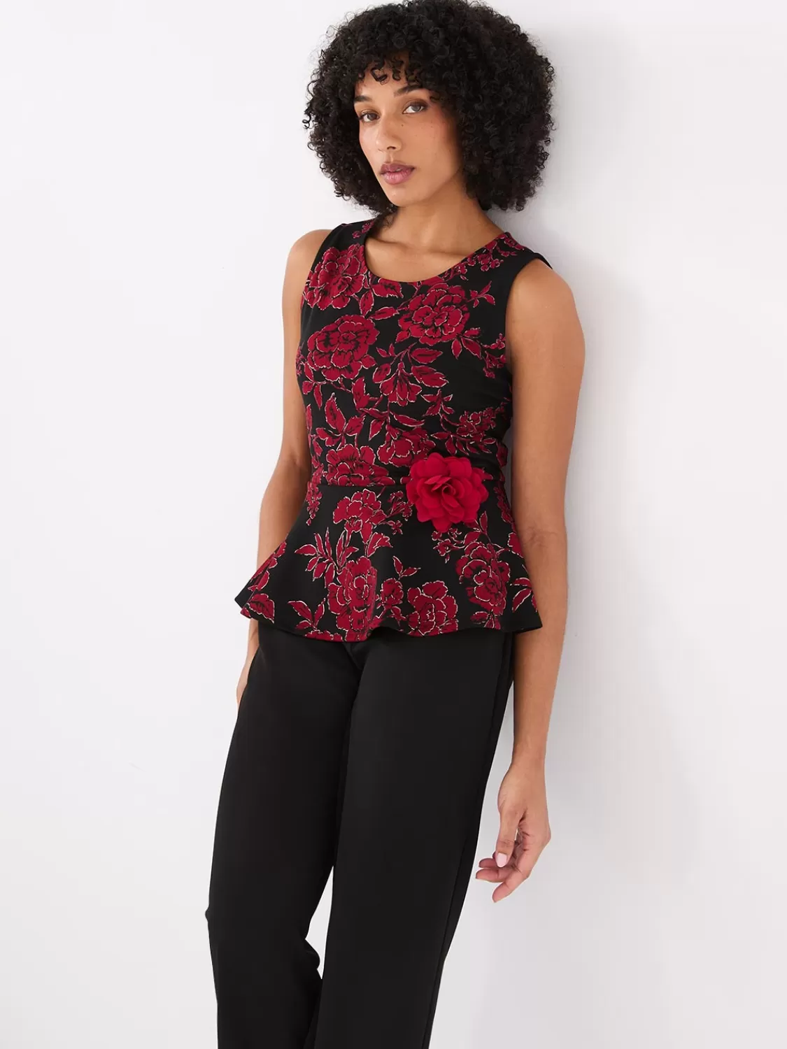 Suzy Shier Sleeveless*Floral Peplum Top