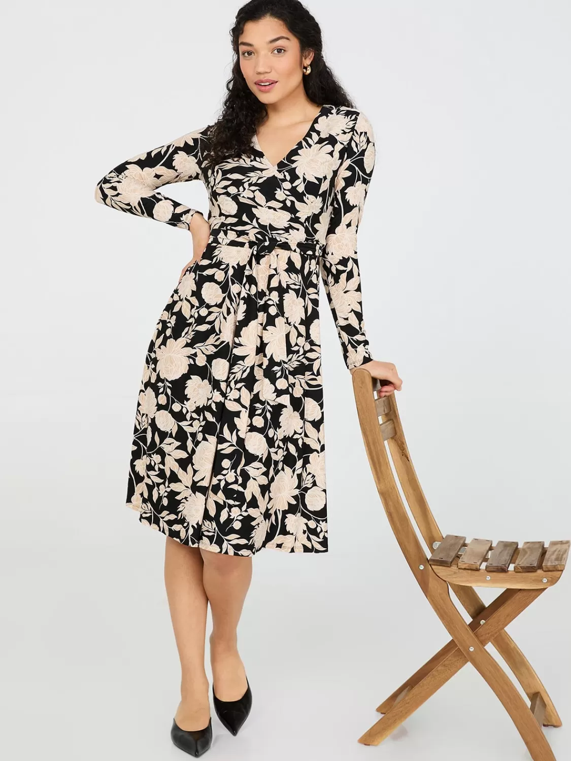 Suzy Shier Work Dresses | Dresses*Floral Print Cross-Front Midi Dress