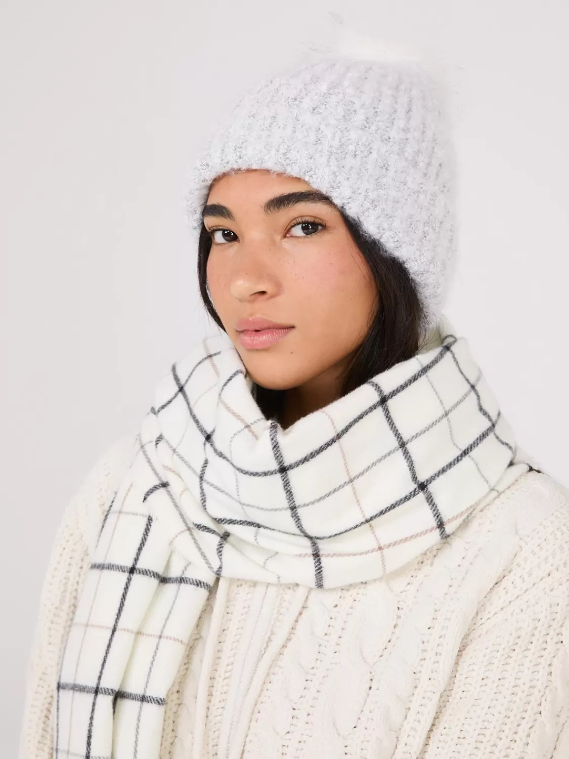 Suzy Shier Hats & Scarves & Gloves*Fuzzy Hat With Pom Pom