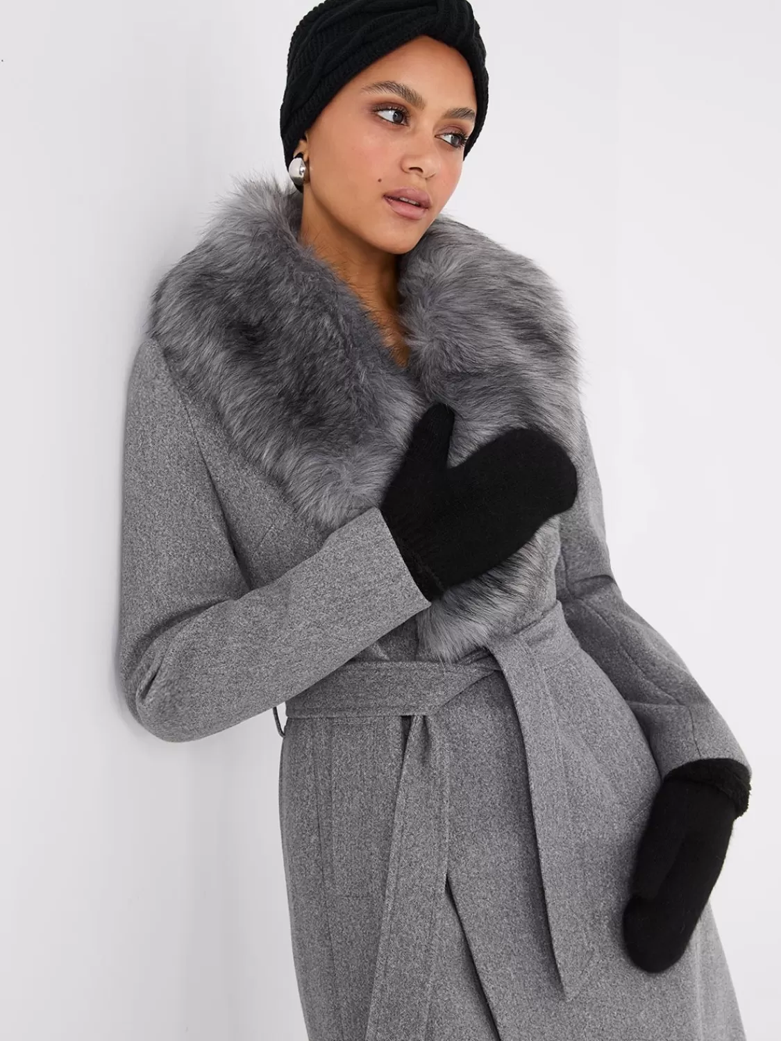 Suzy Shier Hats & Scarves & Gloves*Fuzzy Mittens With Faux Fur Cuffs
