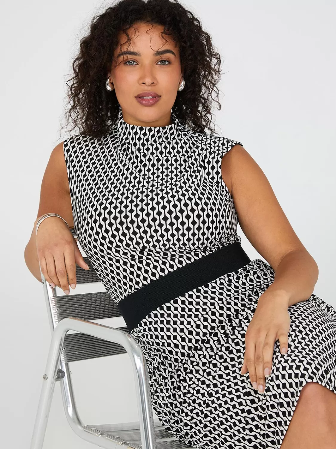 Suzy Shier Work Dresses | Dresses*Geo Print Gathered Column Dress
