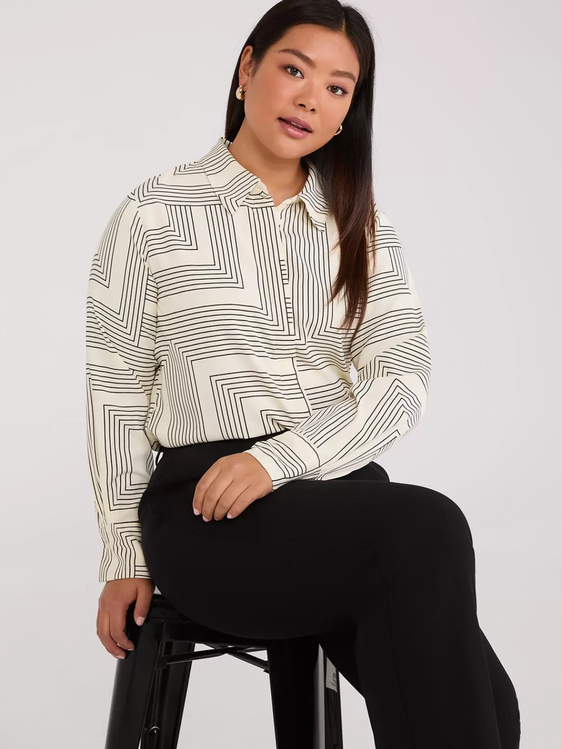 Suzy Shier Tops | Long Sleeve*Geo Print Rounded Hem Blouse