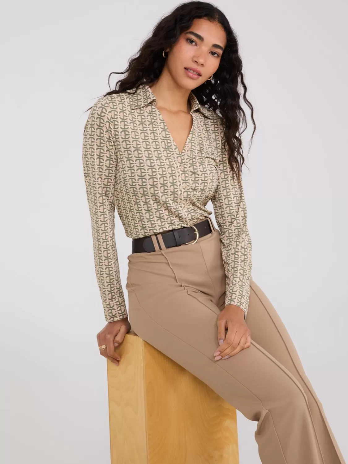 Suzy Shier Tops | Long Sleeve*Geo Print Split Neck Button-Down Blouse