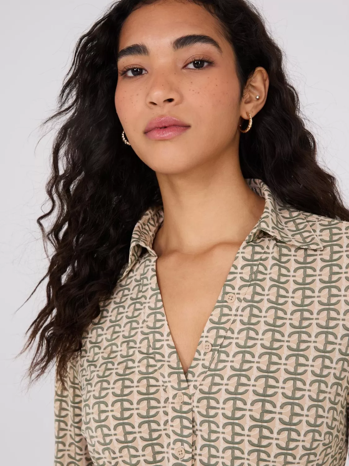 Suzy Shier Tops | Long Sleeve*Geo Print Split Neck Button-Down Blouse