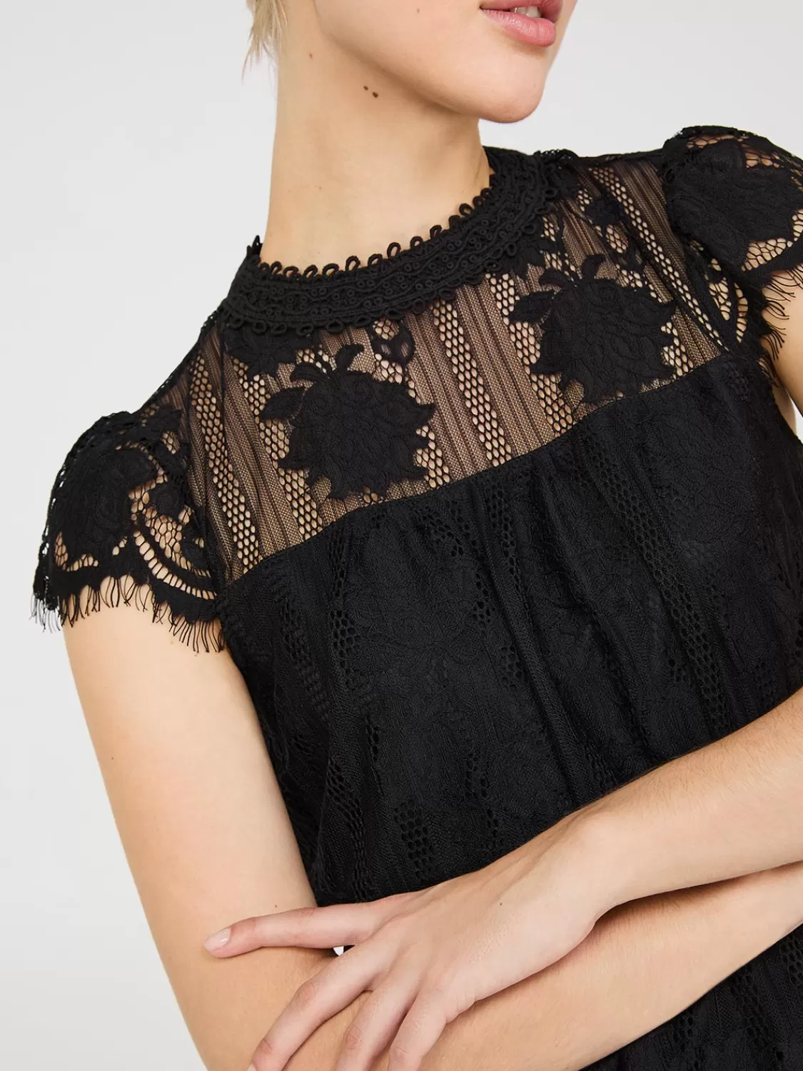 Suzy Shier Tops | Short Sleeve*Lace Cap Sleeve Top With Crochet Detail