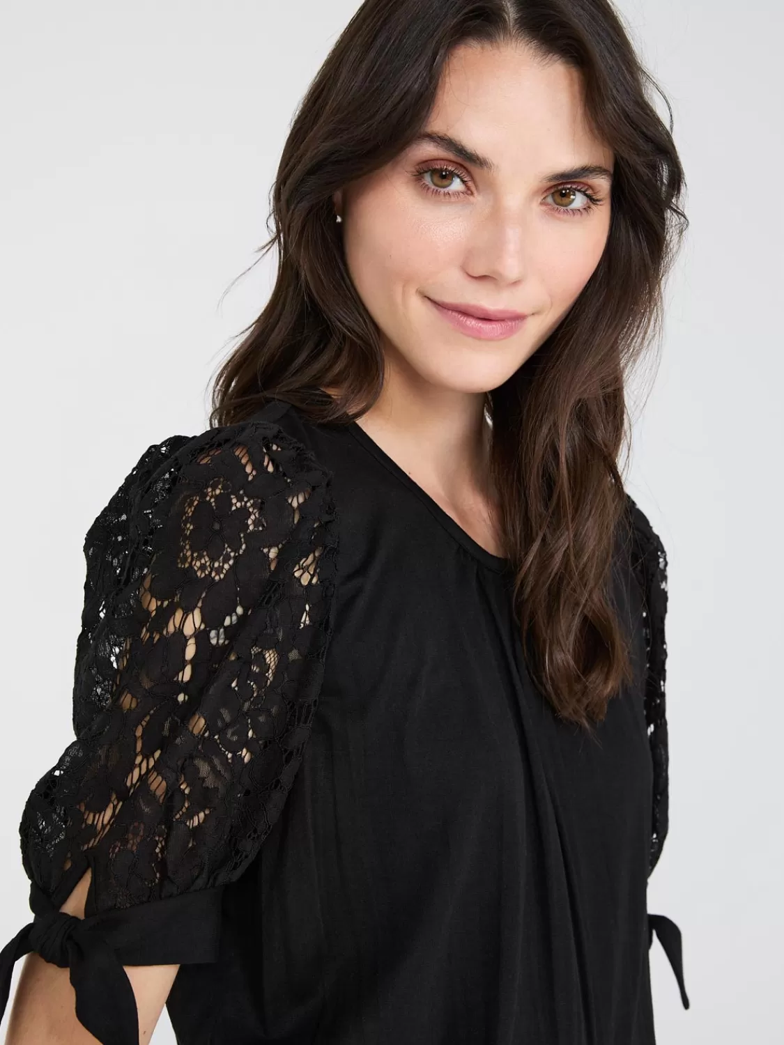 Suzy Shier Short Sleeve*Lace Tie Sleeve Pleated Top