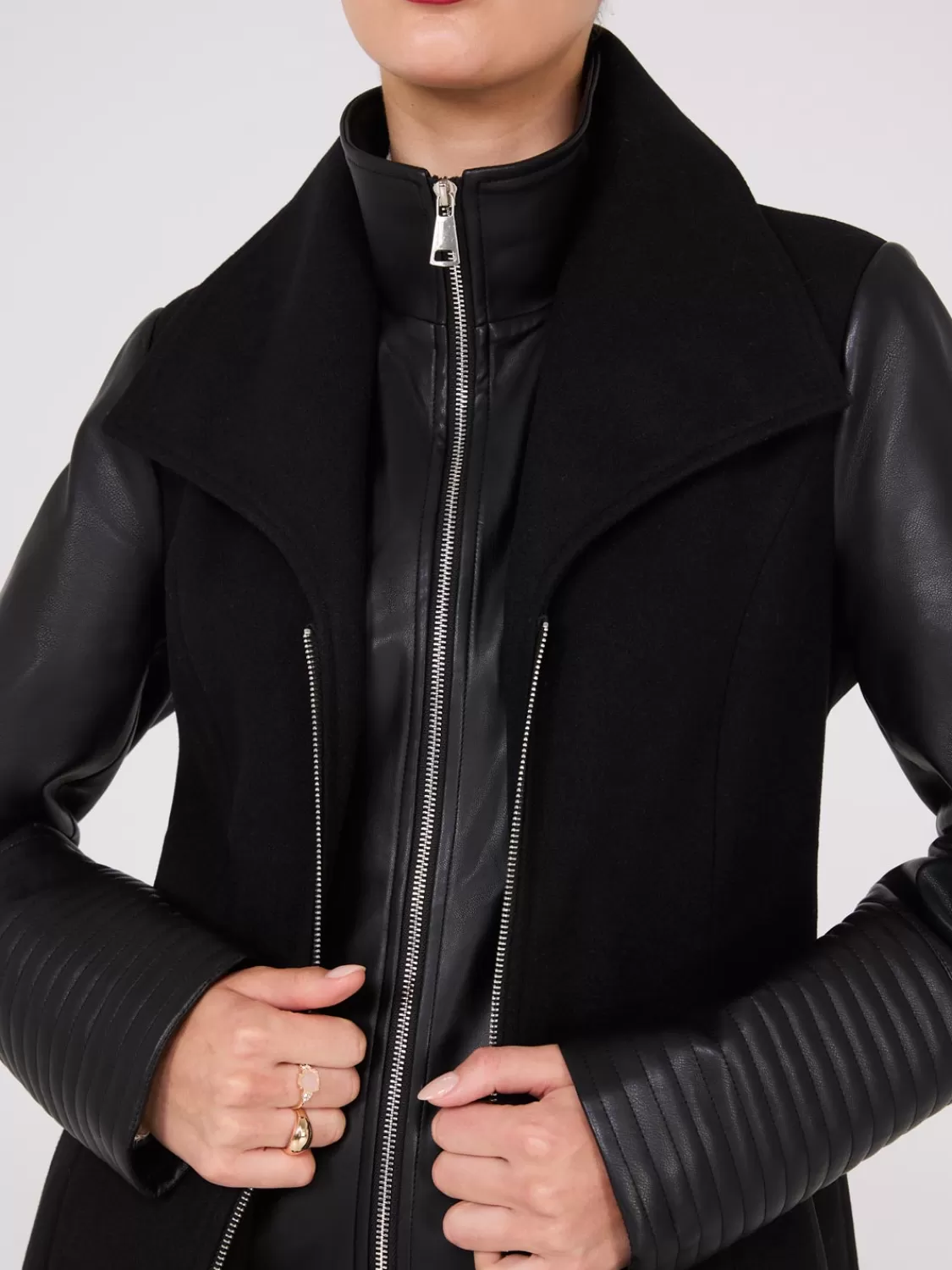 Suzy Shier Coats | Coats*Mid-Length Coat With Faux Leather Details
