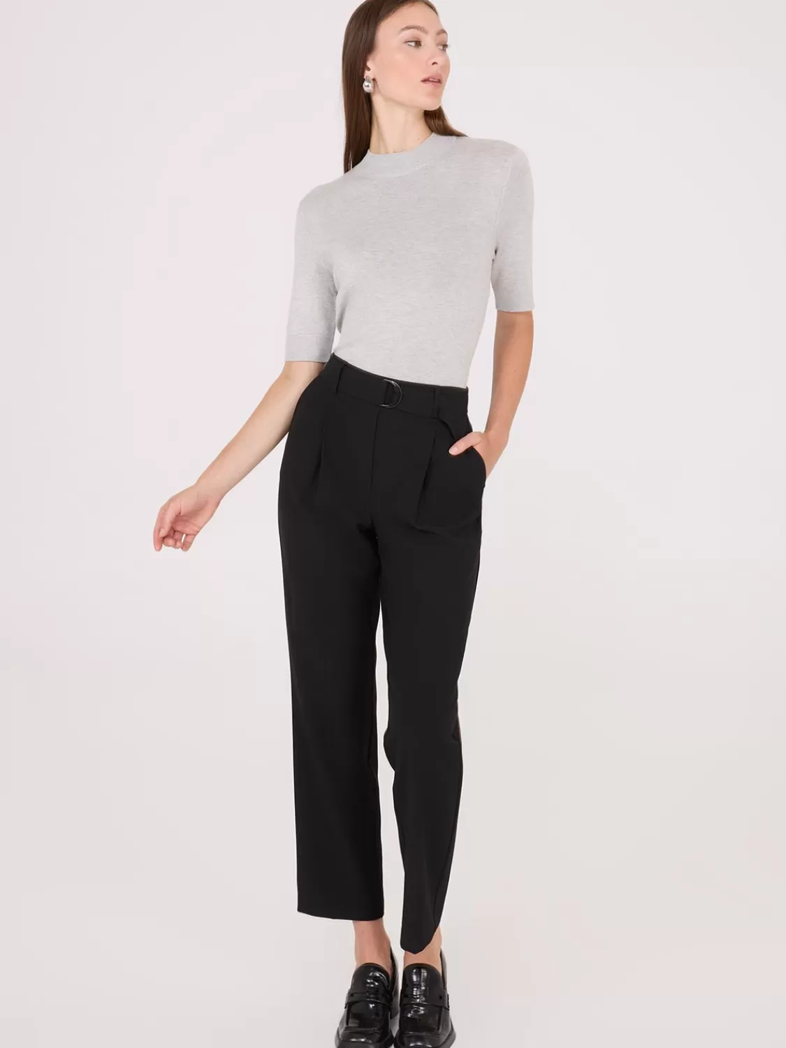 Suzy Shier Suiting | Bottoms*Mid-Rise Pleated Pants