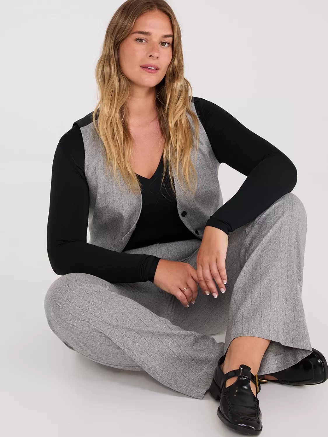 Suzy Shier Suiting | Bottoms*Pinstripe Straight Leg Pants