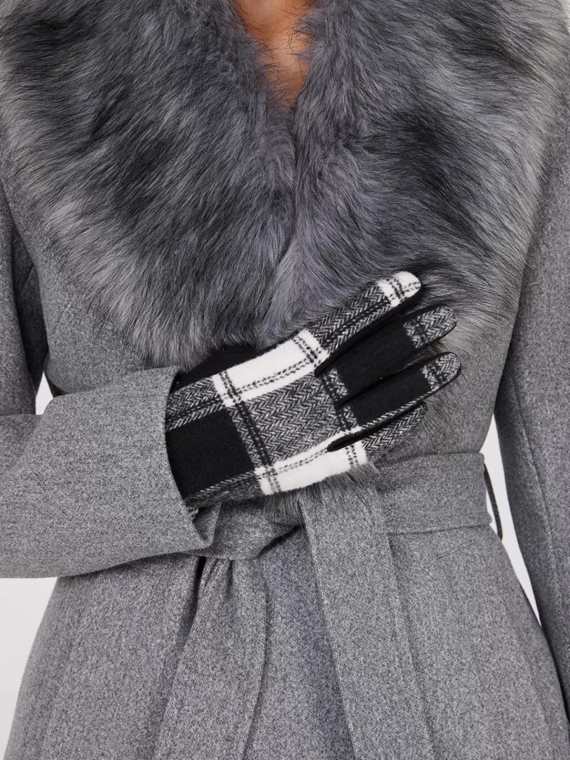 Suzy Shier Hats & Scarves & Gloves*Plaid Gloves With Lining