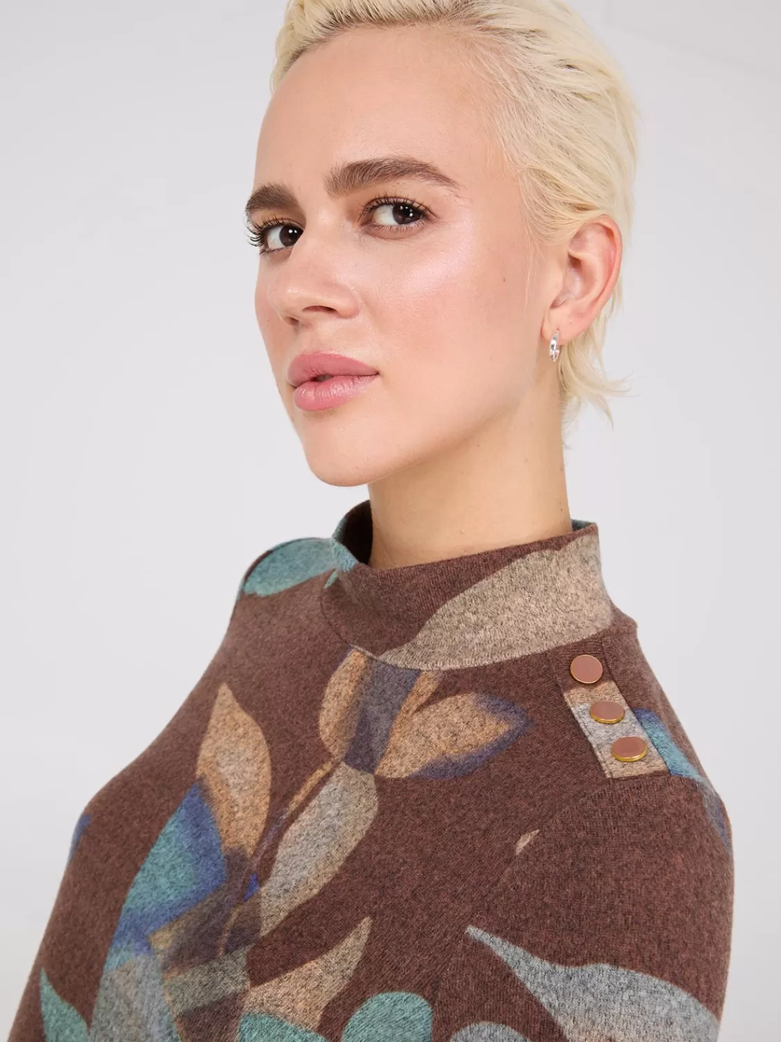 Suzy Shier Long Sleeve*Printed Mock Neck Top With Button Details