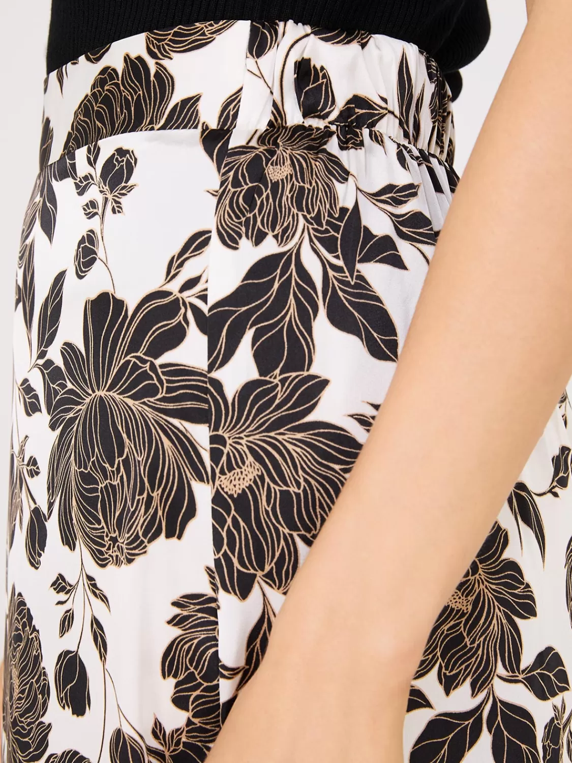 Suzy Shier Skirts*Printed Satin A-Line Skirt