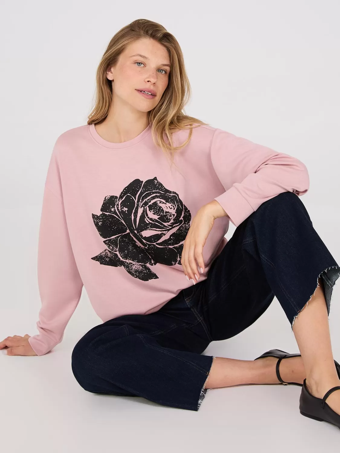 Suzy Shier Lounge & Pjs | Long Sleeve*Rhinestone Flower Graphic Sweatshirt
