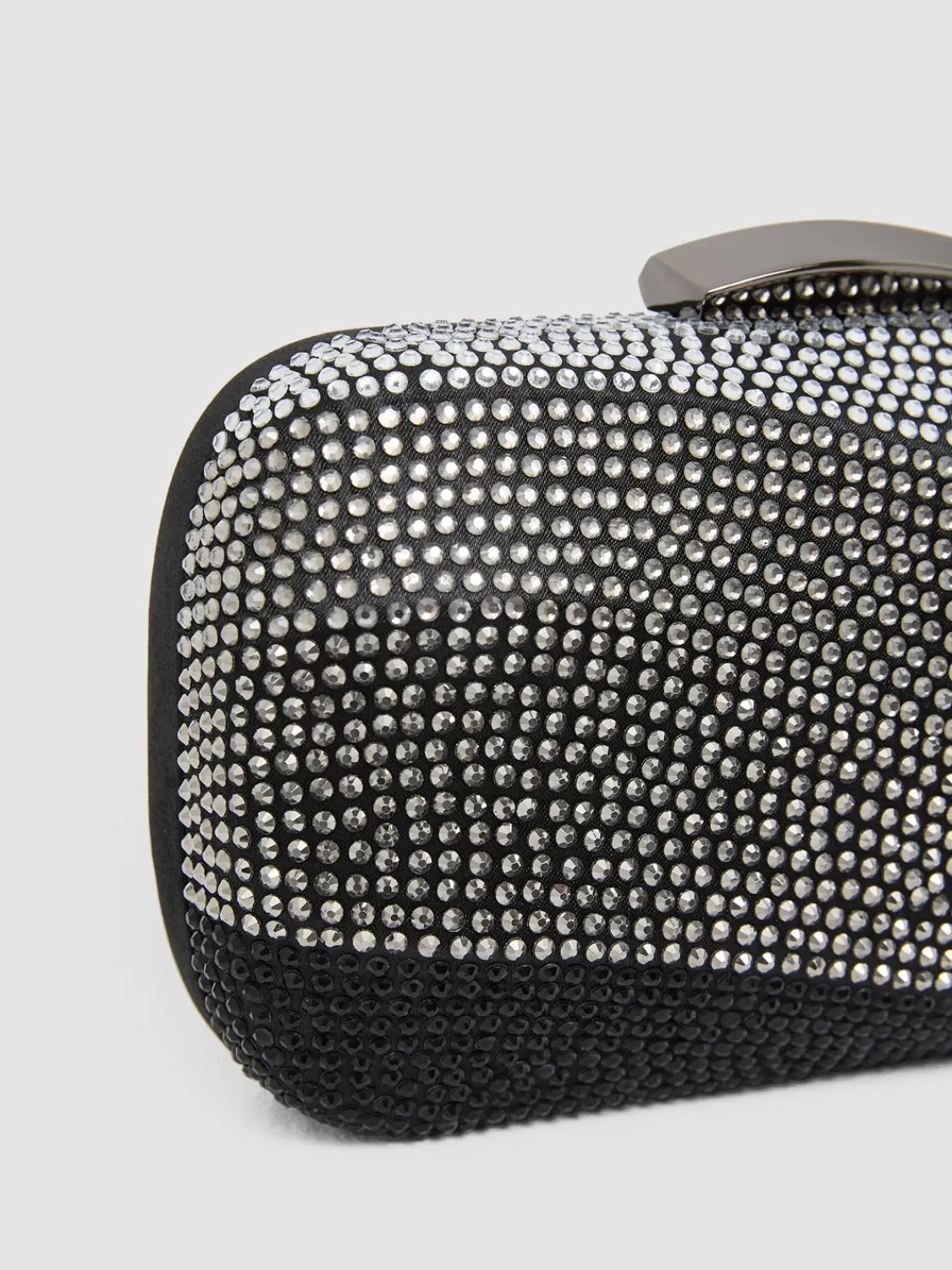 Suzy Shier Handbags By Le Château*Rhinestone Minaudiere With Jewelled Top Closure