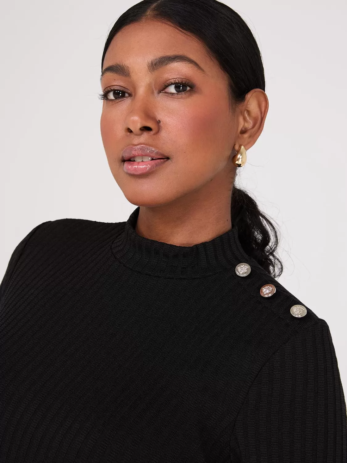 Suzy Shier Short Sleeve*Ribbed Mock Neck Top With Button Details