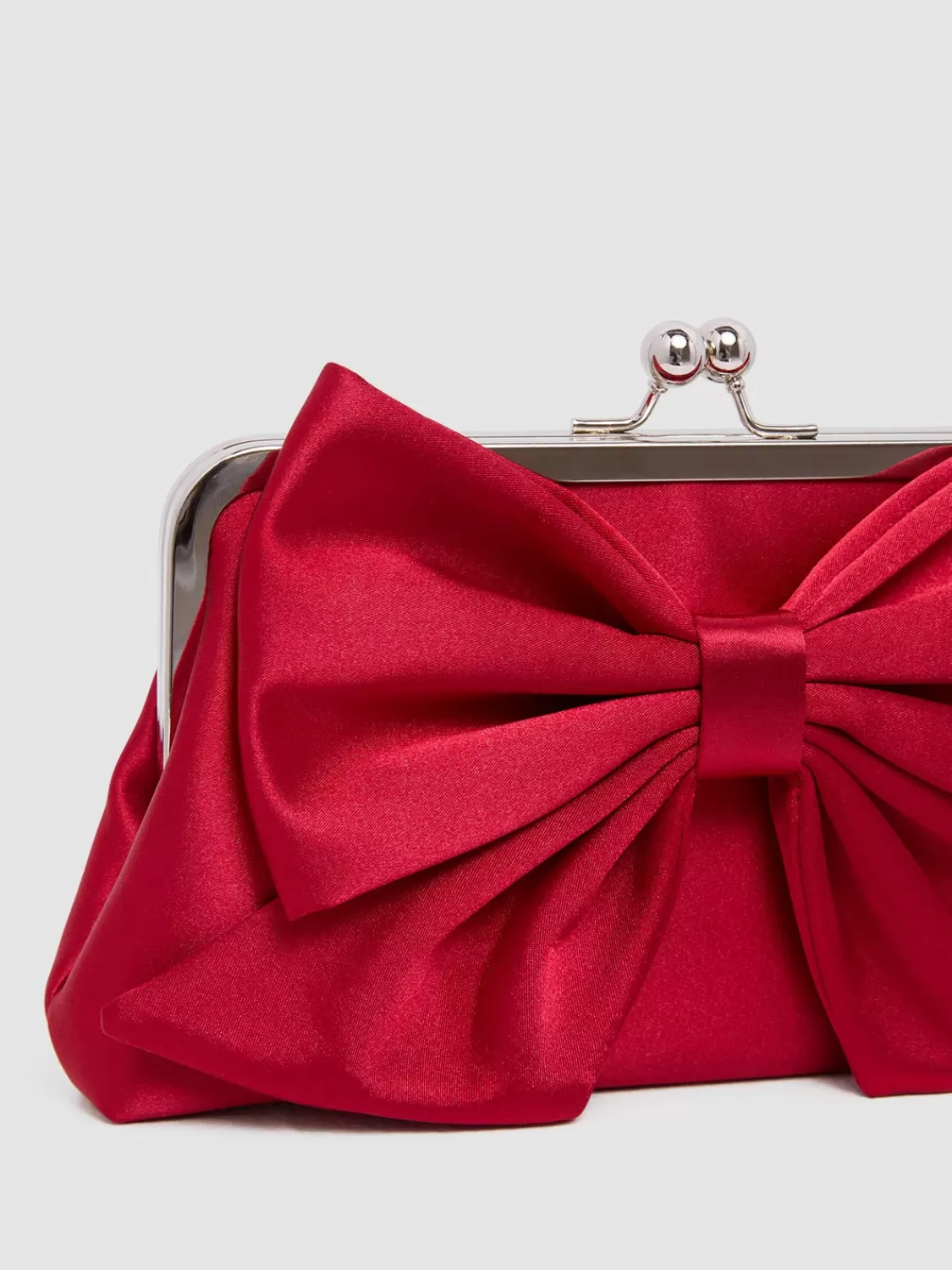 Suzy Shier Handbags By Le Château*Satin Clutch With Bow