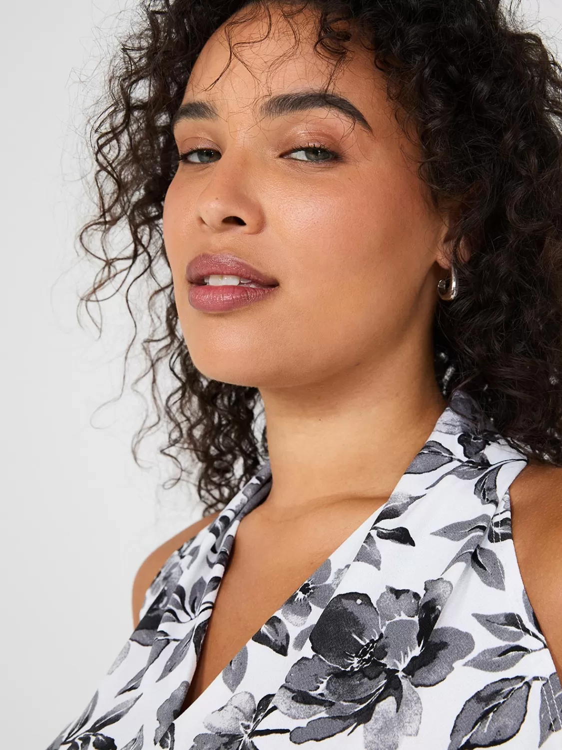 Suzy Shier Tops | Sleeveless*Sleeveless Floral Print Halter Back Top