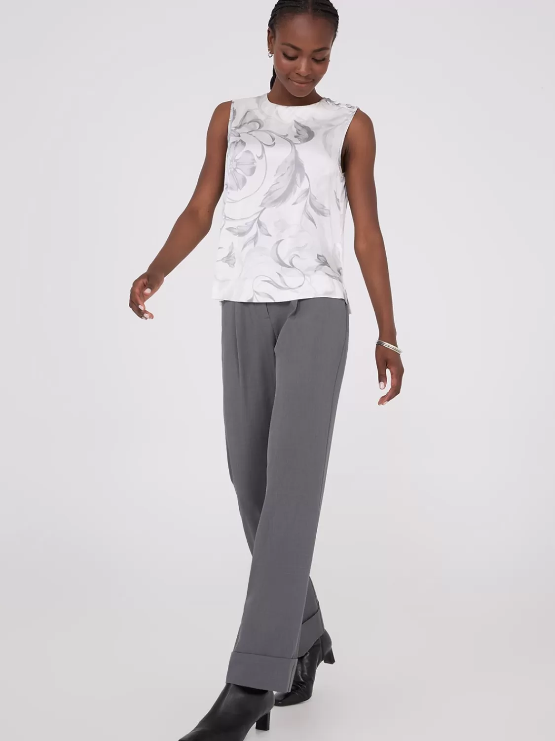 Suzy Shier Tops | Sleeveless*Sleeveless Floral Print Satin Top With Button Details