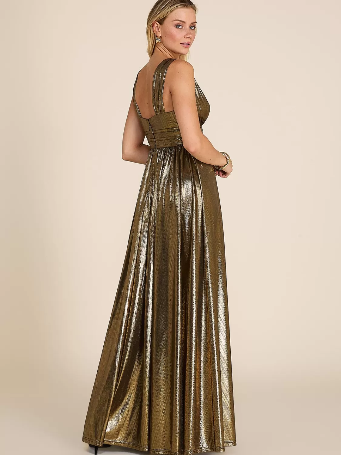 Suzy Shier Evening Gowns - Le Château*Sleeveless V-Neck Metallic Foil Knit Gown