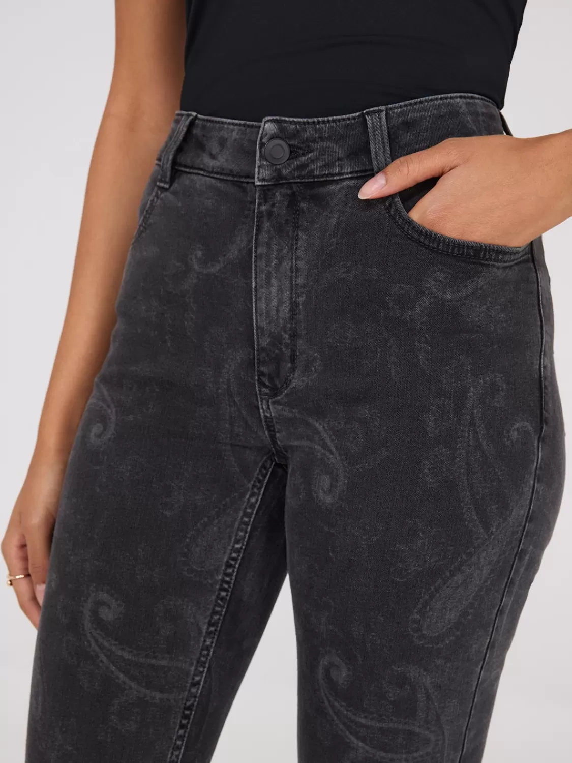 Suzy Shier Jeans | Pants*Slim Leg Paisley Jeans