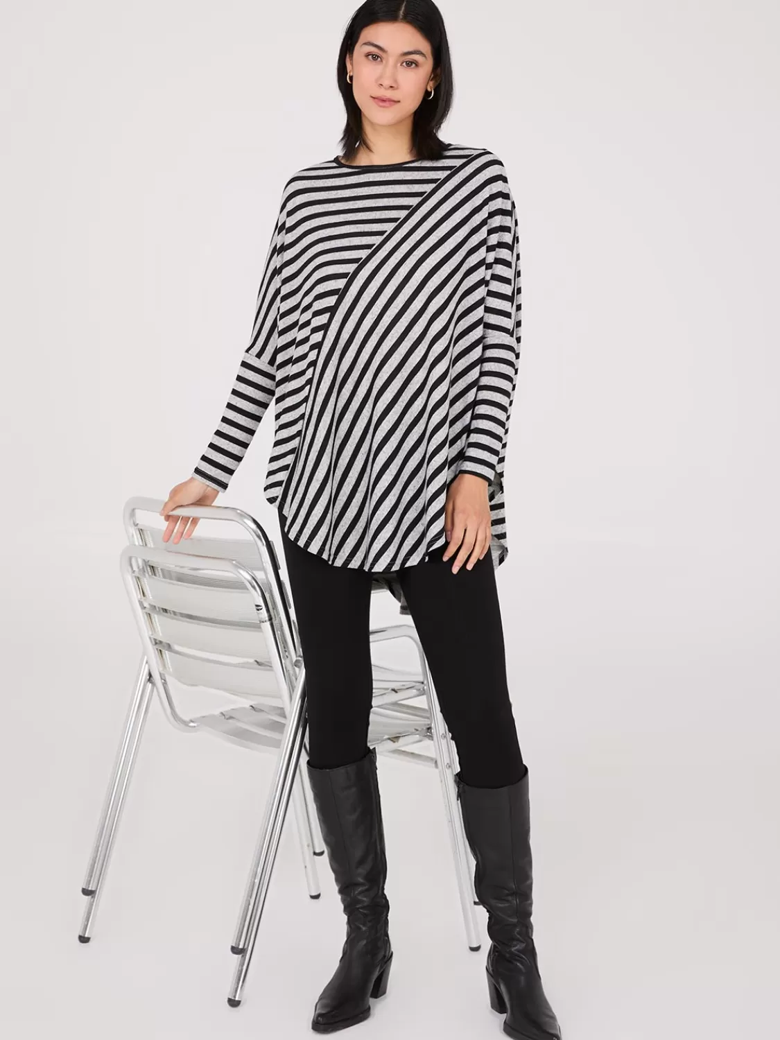 Suzy Shier Long Sleeve*Striped Batwing High-Low Top