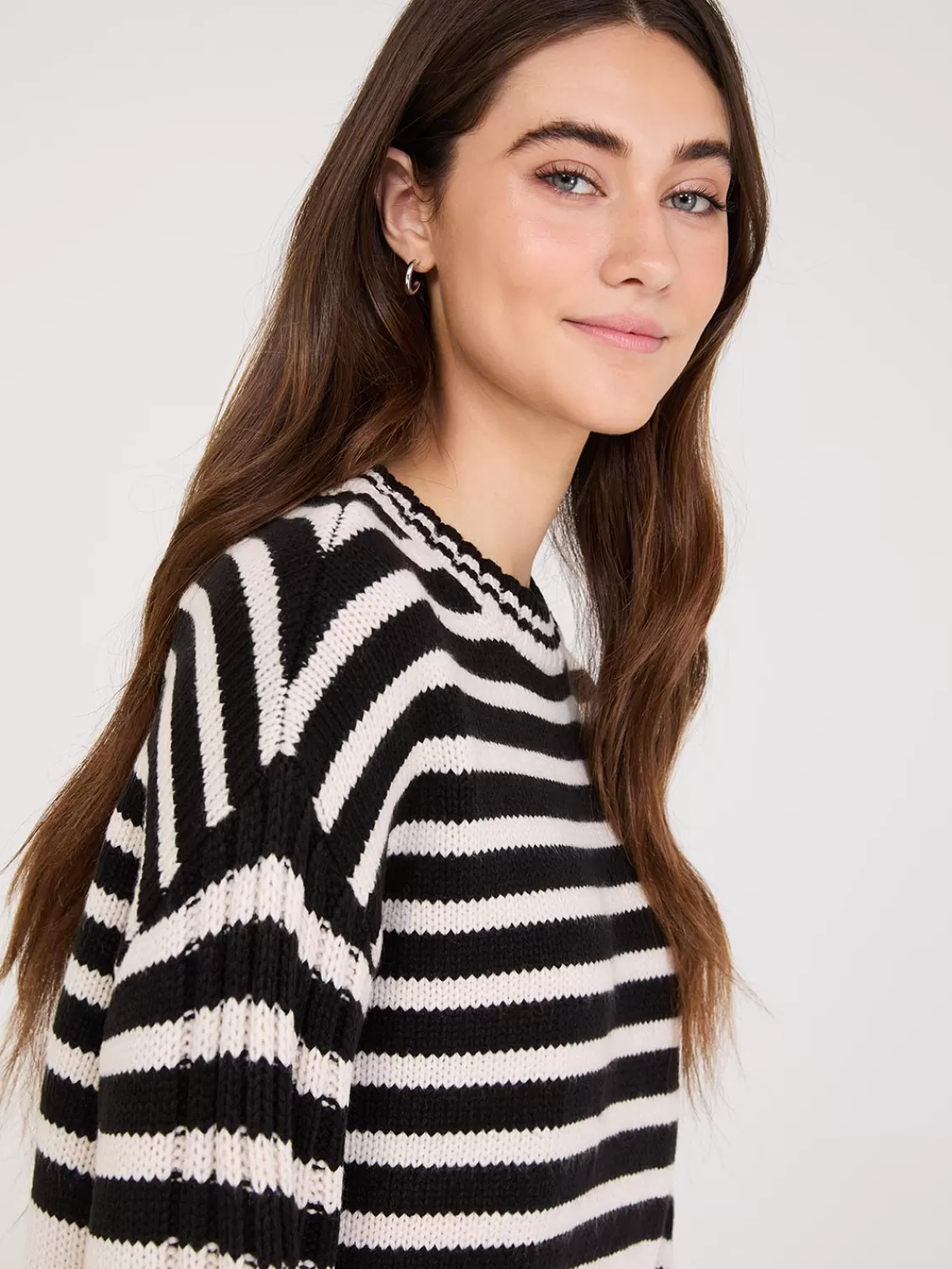 Suzy Shier Long Sleeve | Sweaters & Cardigans*Striped Crew Neck High-Low Sweater