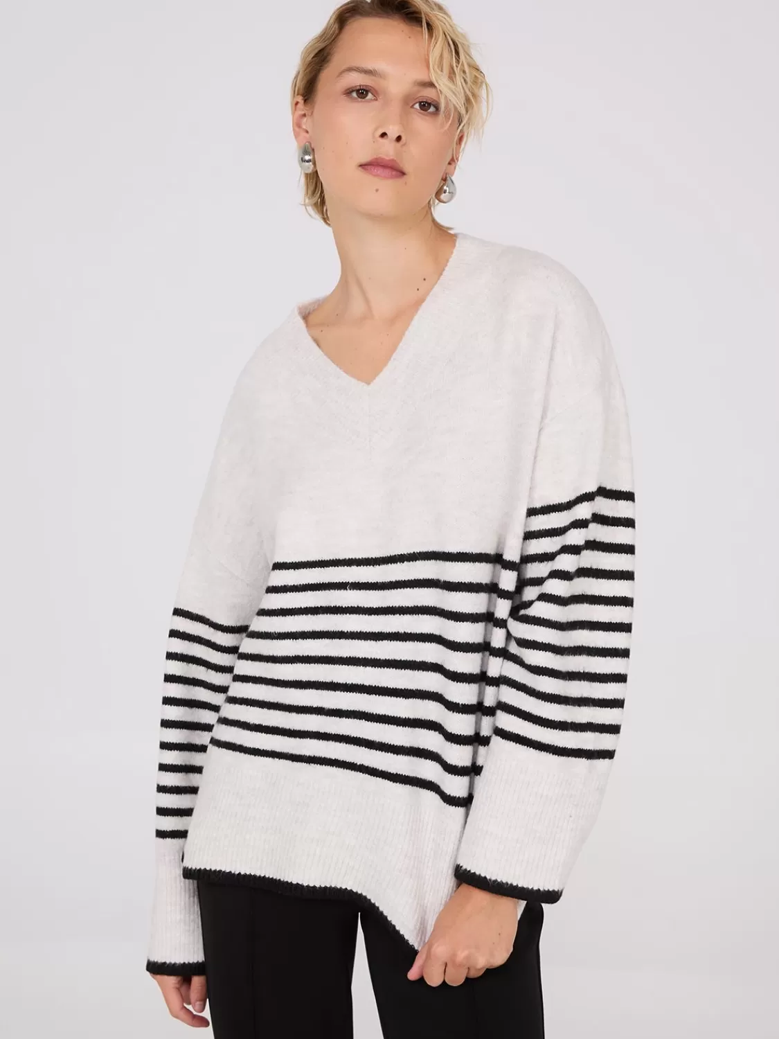 Suzy Shier Long Sleeve | Sweaters & Cardigans*Striped V-Neck Loose Sweater