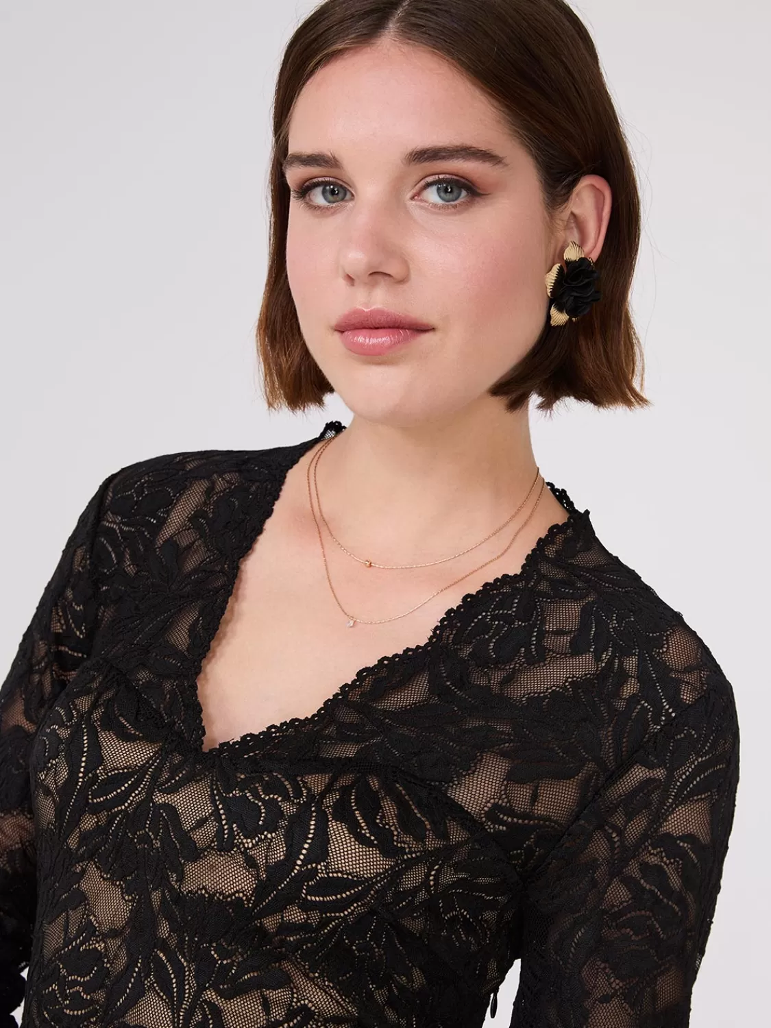 Suzy Shier Mini | Party Dresses*V-Neck Lace Sheath Dress